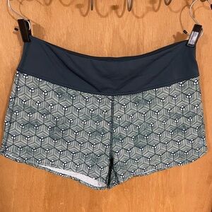 CARVE Designs -Borneo Board Shorts Swim Womens Size L Green Print